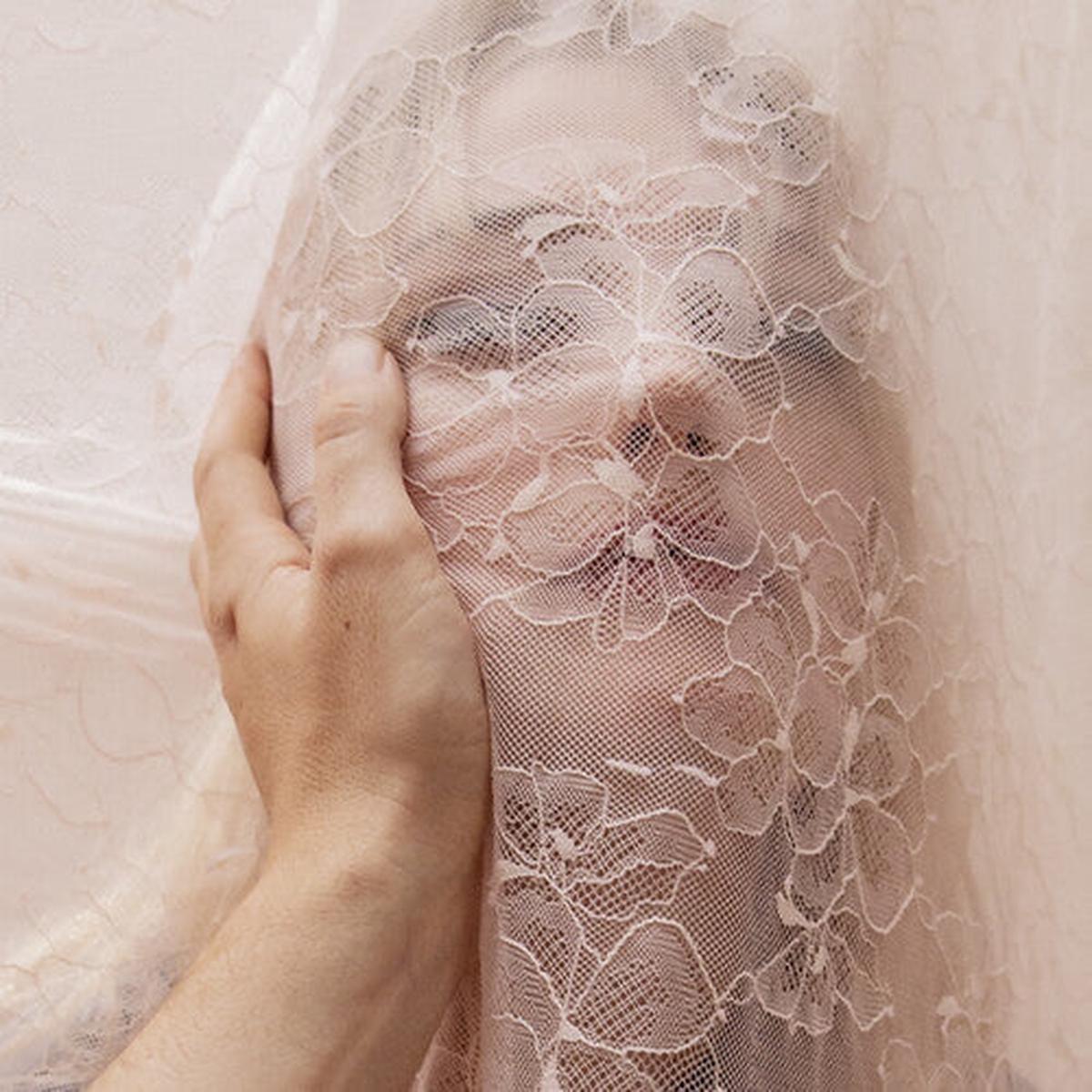 Alison Sudol - Still Come The Night