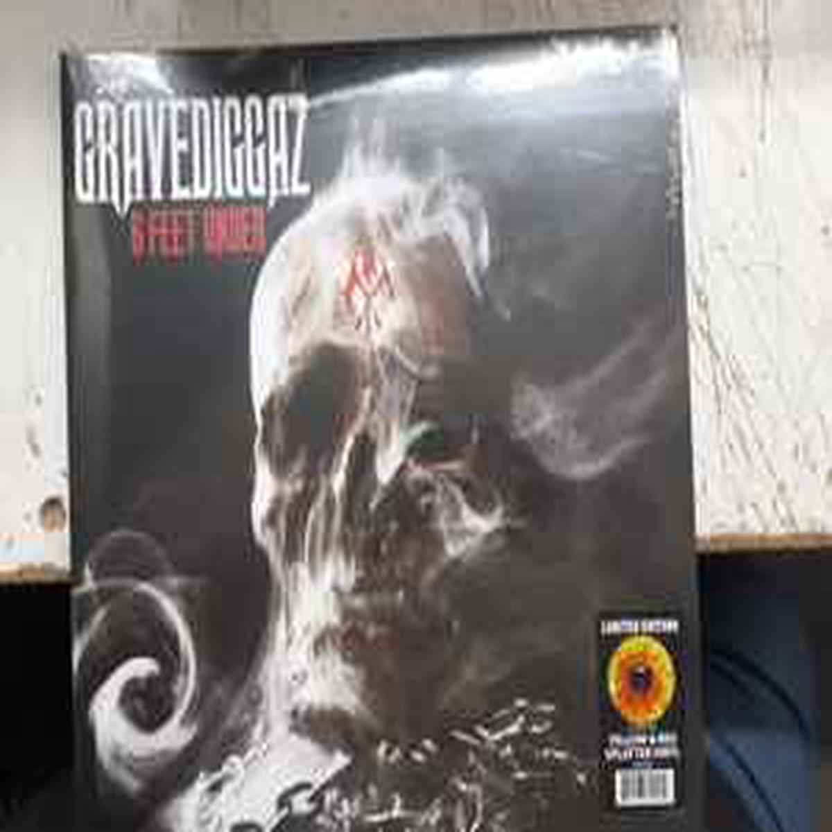 Gravediggaz -- 6 Feet Under (s)